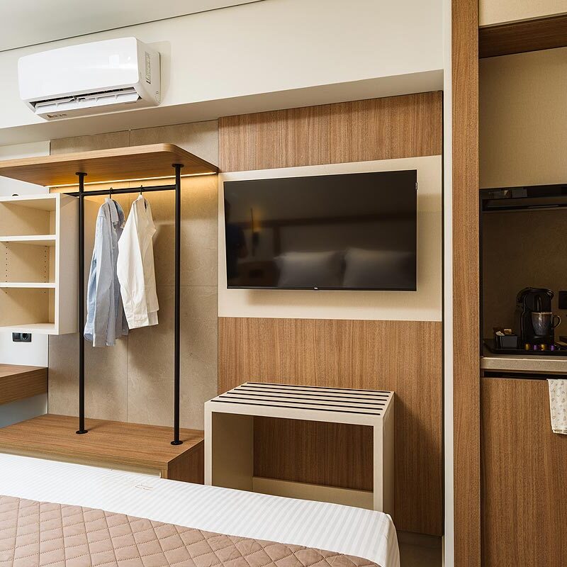 PR SUITES NEOI POROI